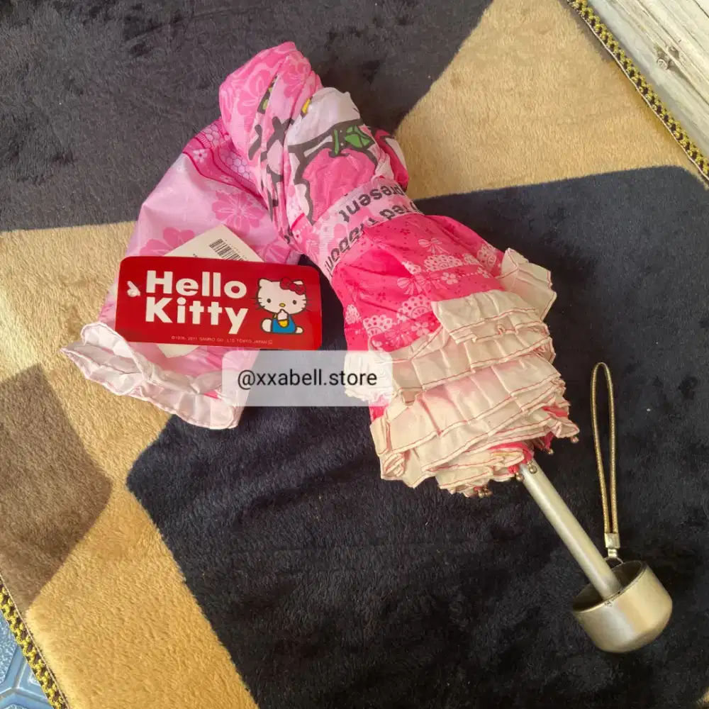 preloved payung lipat hello kittt sanrio (baca deskripsi)