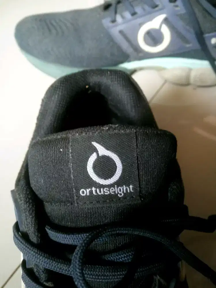 sepatu sport blue