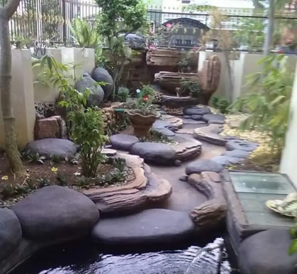 Jasa pembuatan kolam ikan koi