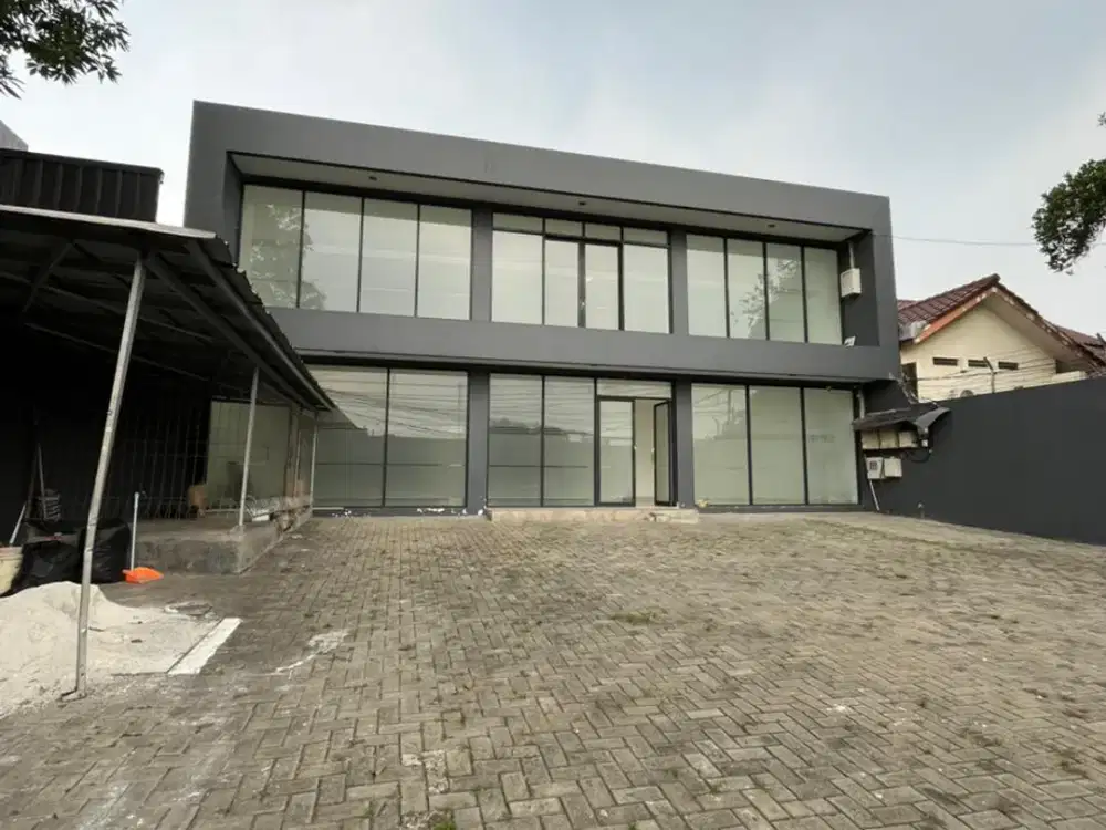 DIJUAL & DISEWA GEDUNG KANTOR JL VETERAN RAYA JAKARTA SELATAN PERUNTUKAN KOMERSIL HANYA 2 MENIT DARI TOL VETERAN