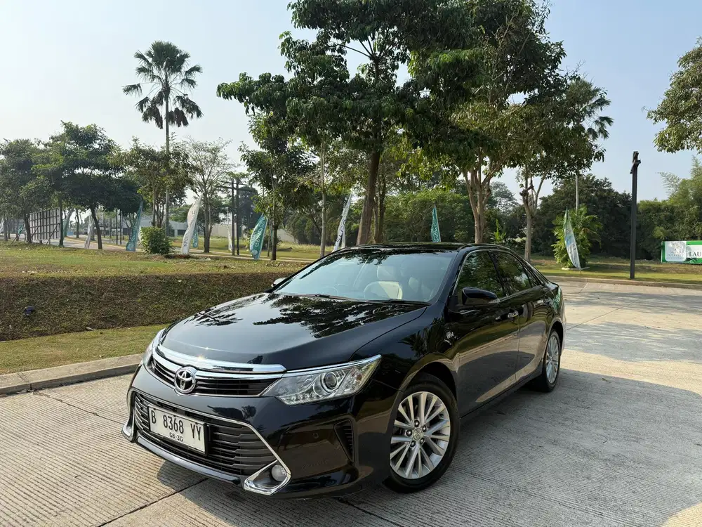 Toyota Camry 2.5 V Automatic 2015