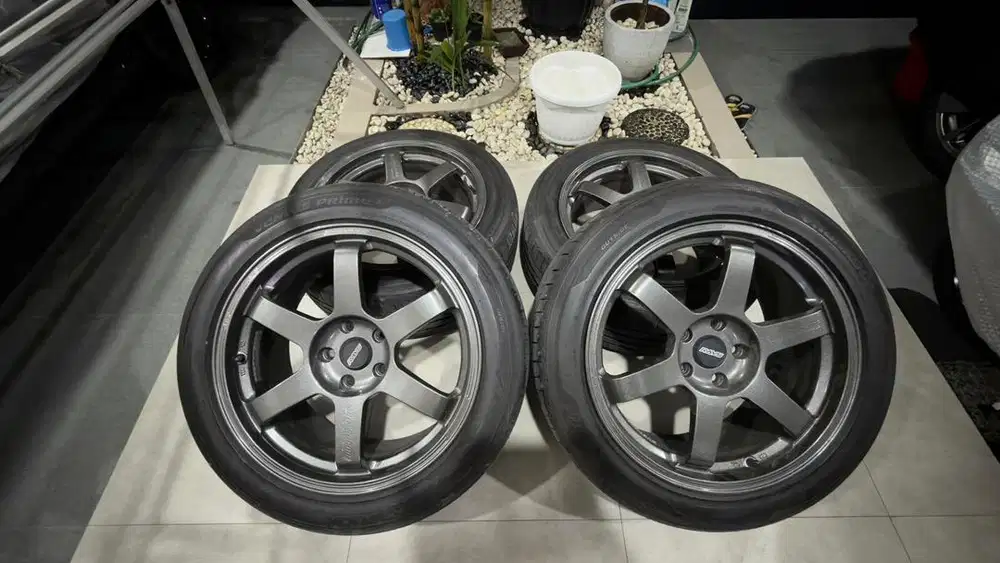 Jual Velg Rays TE37 R18 + Ban