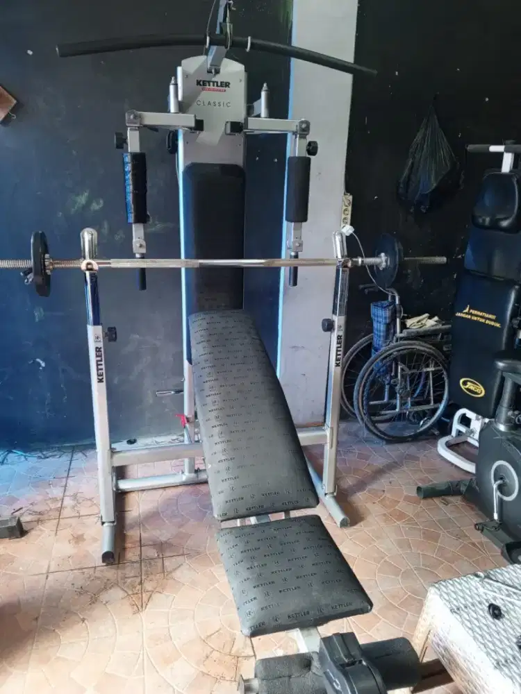 Bench press Kettler. Alat olahraga fitnes gym