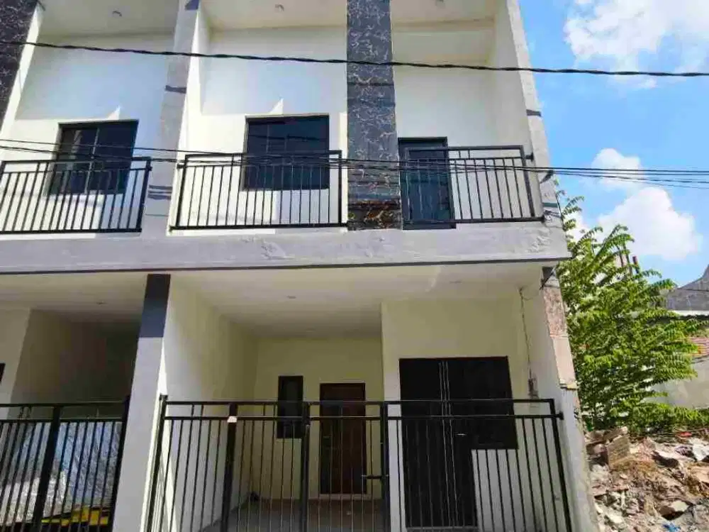 Baru Gress‼Rumah Bronggalan Surabaya
(Daerah Ploso Timur)