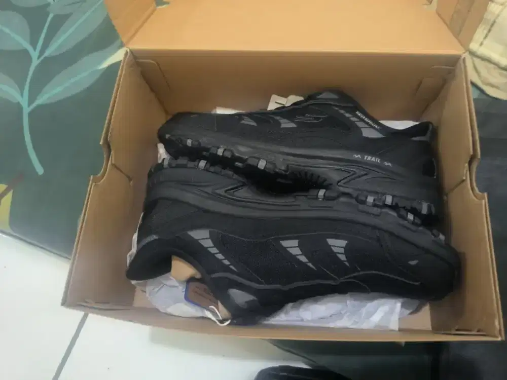 Sepatu SNEAKER Trail Water Repellent