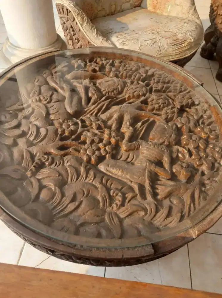 Mebel antik ukir motif bali