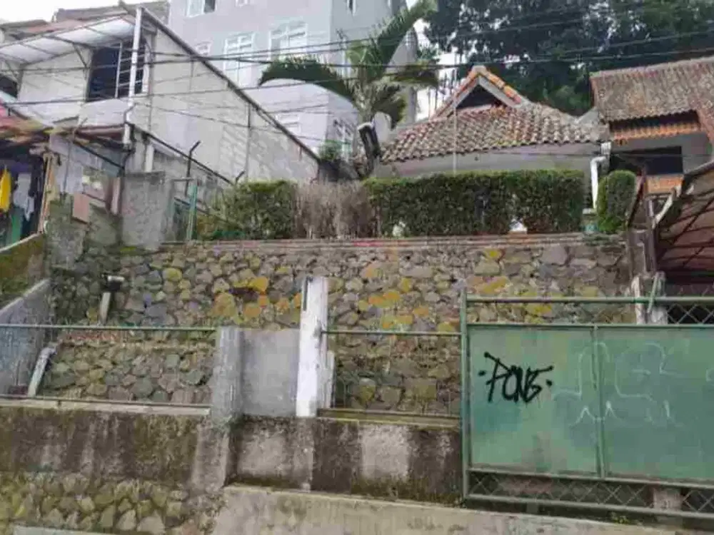 Rumah Bagus Lokasi Strategis di Dago Atas, Kota Bandung
