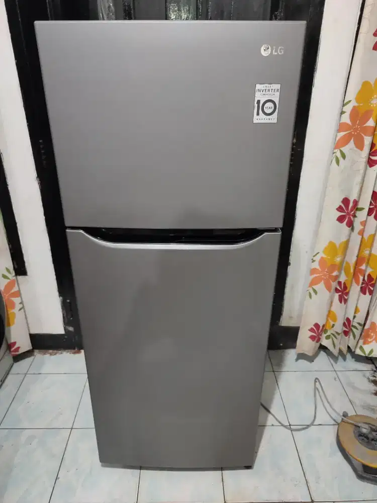 Kulkas 2 pintu LG smart inverter
