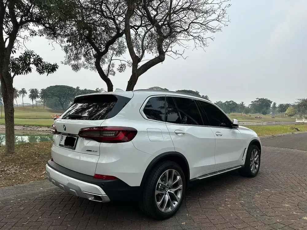 BMW X5 XDrive 40i XLine 2023 Low Km Garansi on pajak panjang