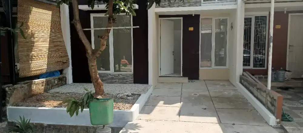 Dikontrakkan Rumah Mungil Dan Tenang Baru saja Renovasi