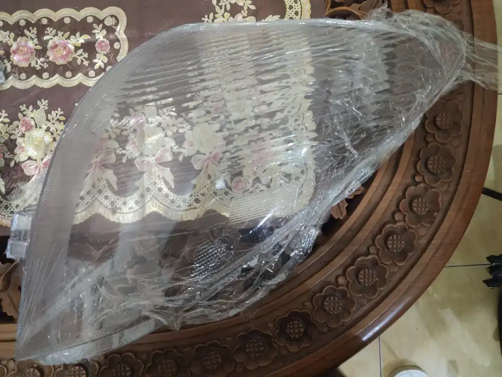 Lampu Depan Mika Nissan Livina 2011