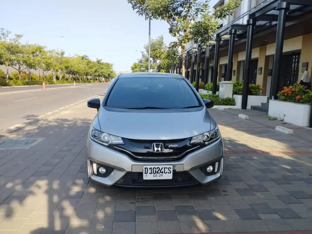 Honda jazz RS 1.5 matic tahun 2016 DP 15 jt