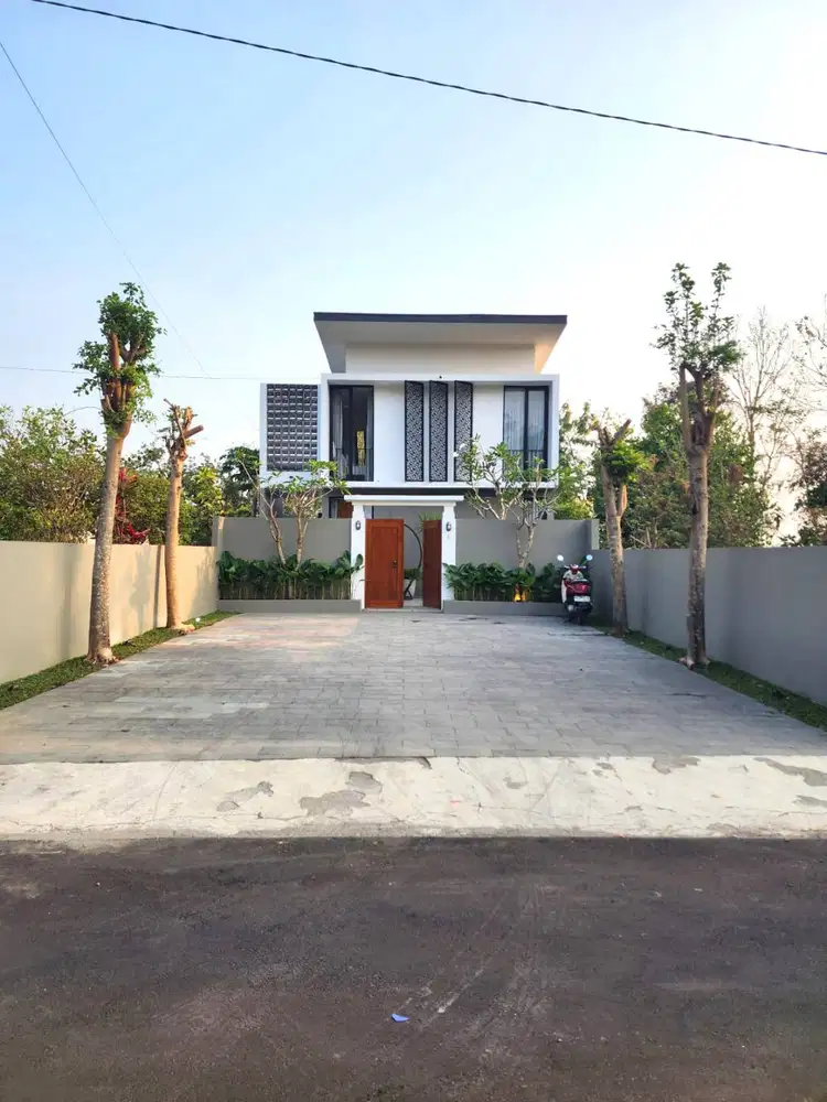 Villa Minimalis Tropis di Area Sejuk Pakem