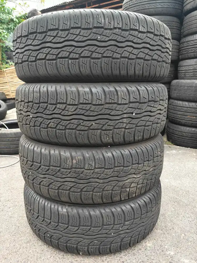 Jual ban copotan mrek bregestone dueler H/T ukuran 235 60 R16 kond 90%