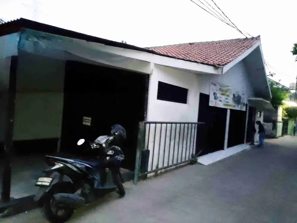 Kios Pulogebang Jalan 2 Mobil