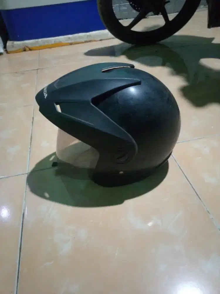 Helm bekas rasa baru