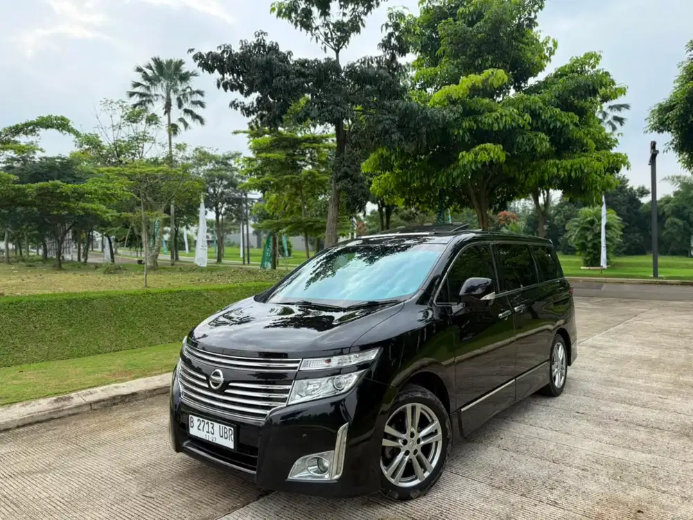 Nissan Elgrand 2.5 HWS 2013 Hitam