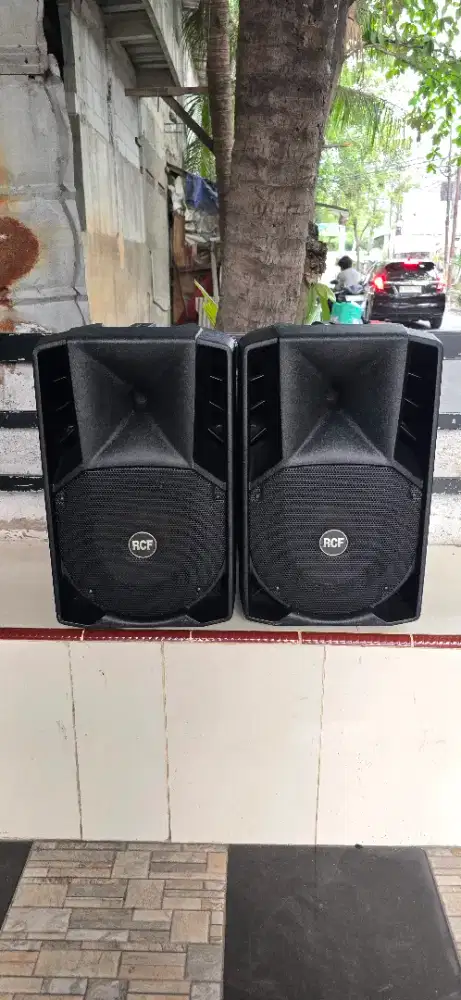 Speaker aktif 10in RCF Art410a mulus