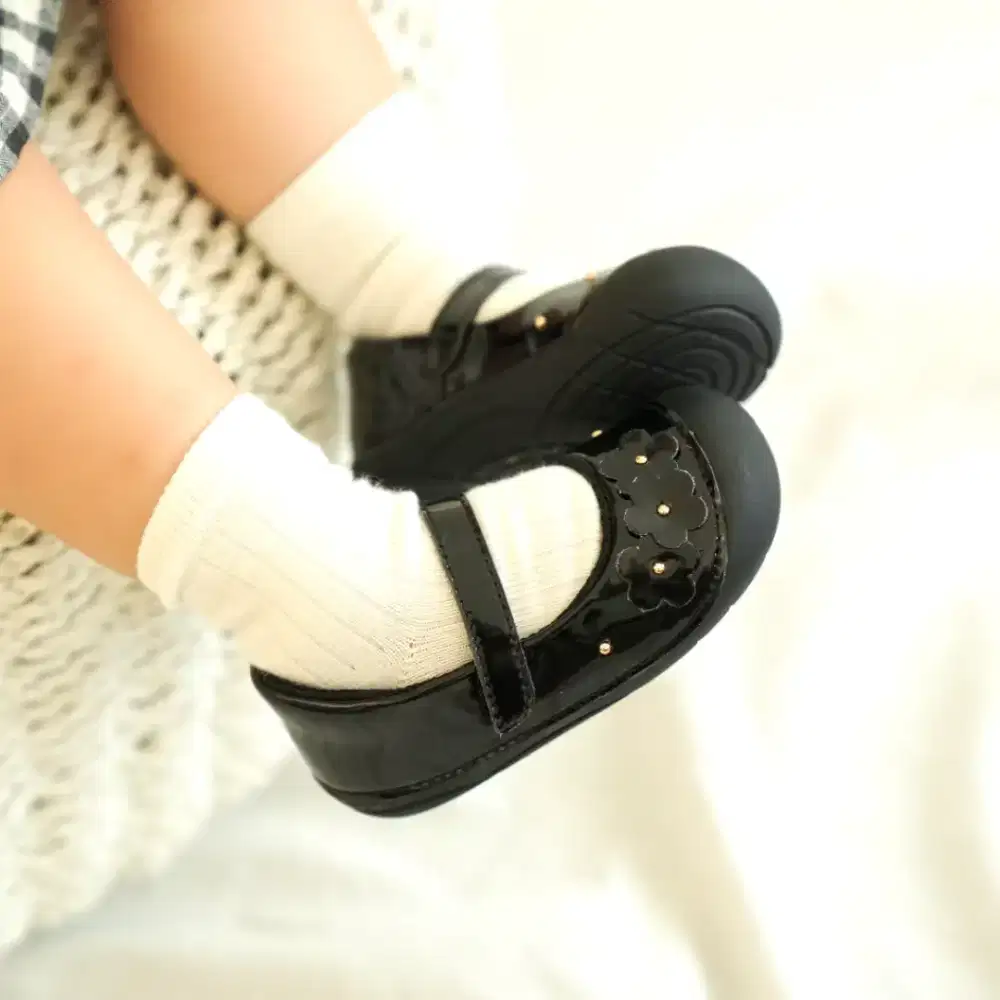 Sepatu bayi uk 21 Merk Little Twisty