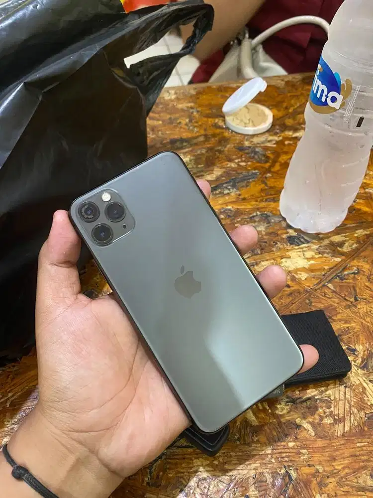 iphone 11 PM 64