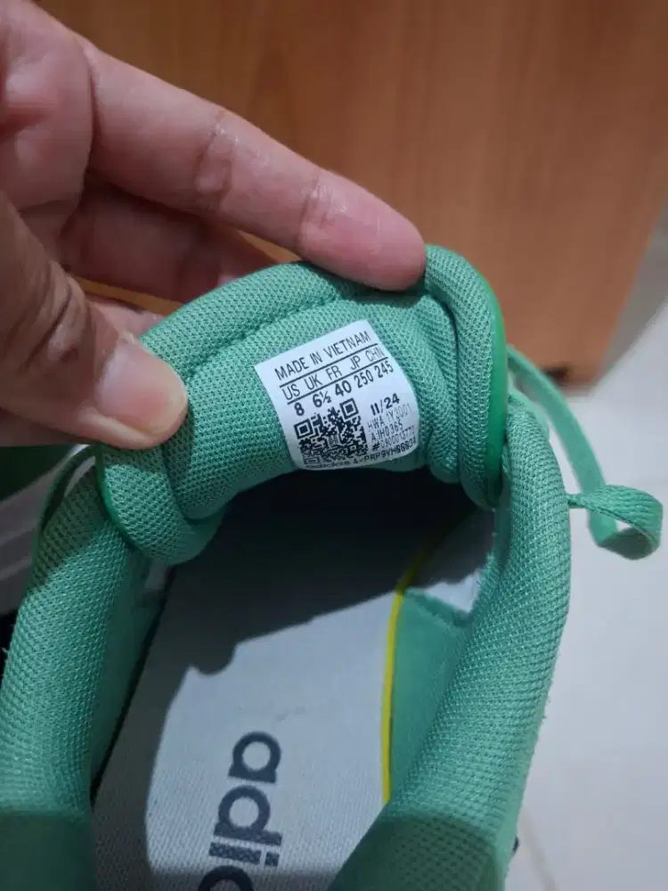 Sepatu adidas ori