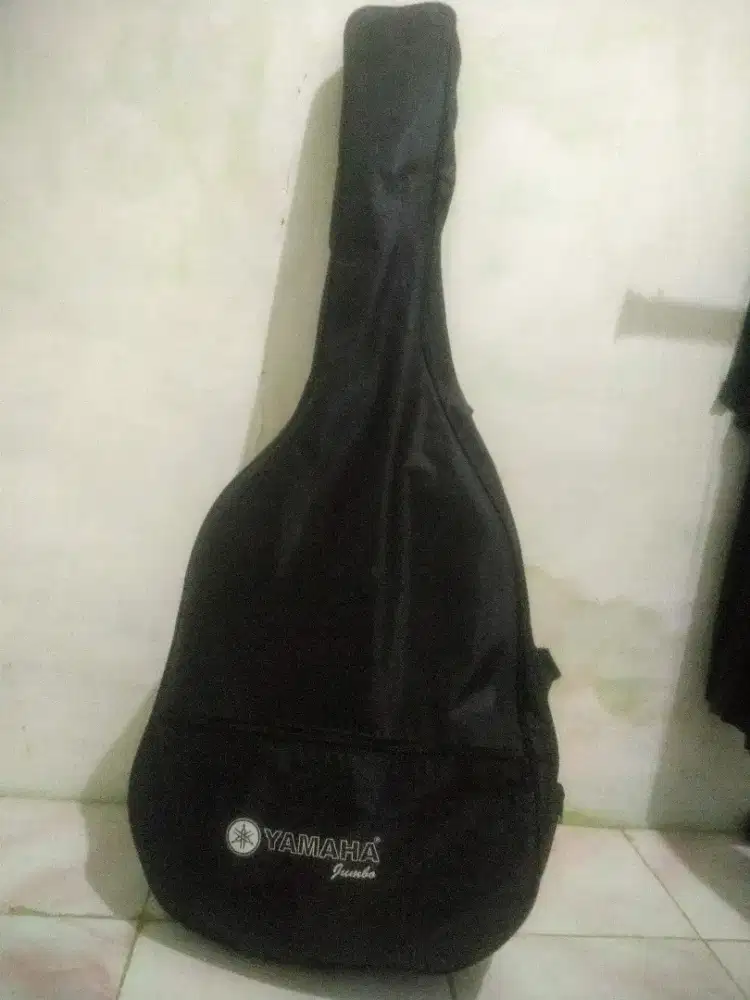 Gitar akustik Yamaha C - 315