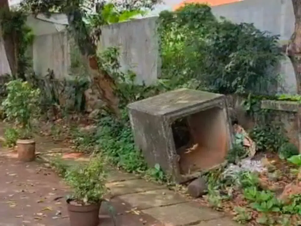 Dijual Tanah Hook SHM Pinggir Jalan Raya di Menteng Jakarta Pusat