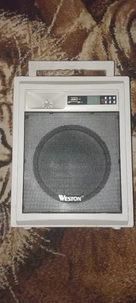 Speaker Portable Merk Weston.