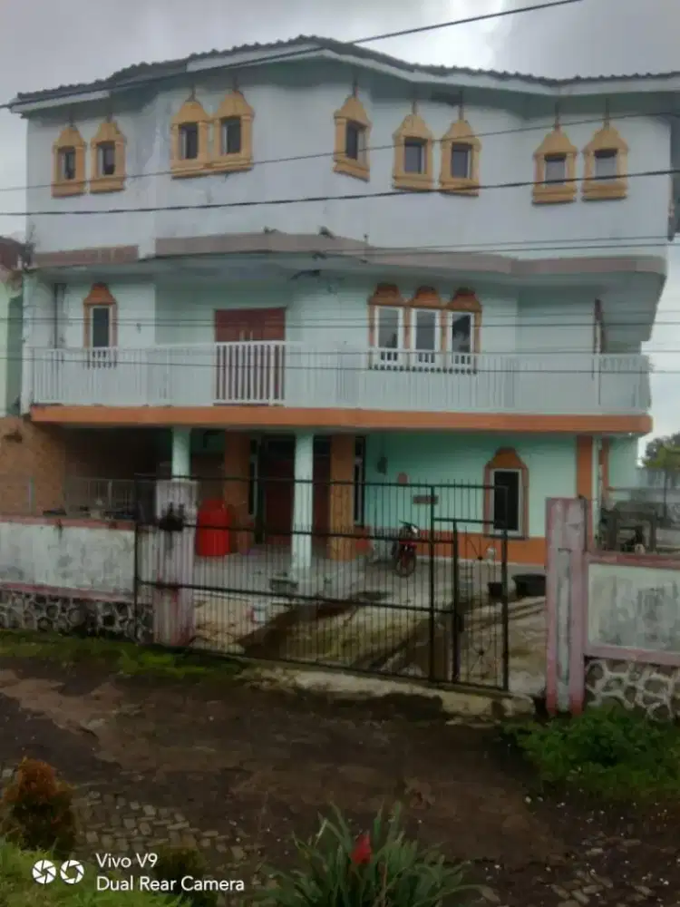 Dijual villa 3 tingkat luas besar Hoek adem