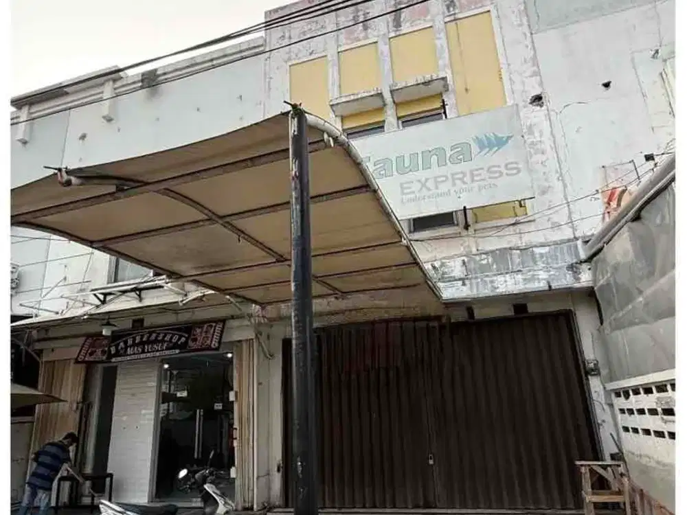 Disewakan ruko pinggir jalan puri beta 2 ciledug deket halte busway
