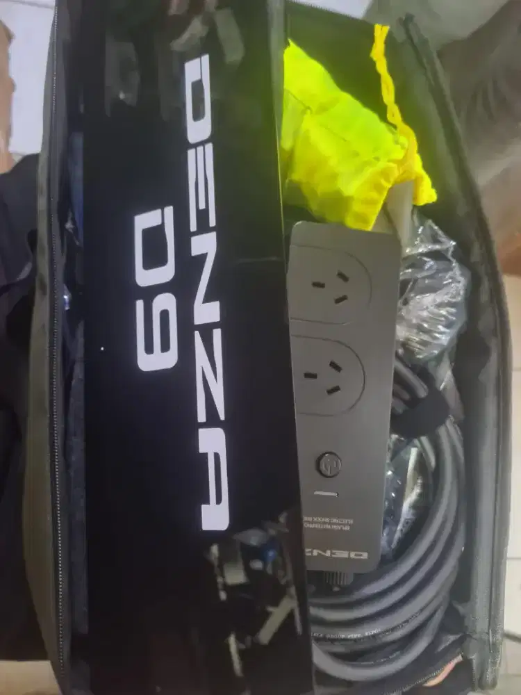 Casan mobil listrik byd Denza D9 original