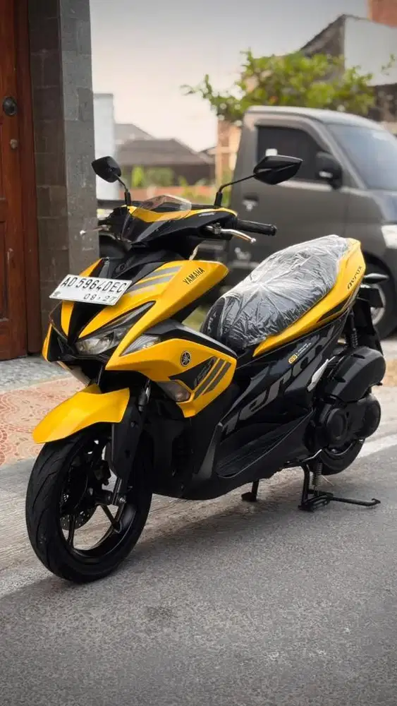 YAMAHA AEROX 155 VVA SUPER YELLOW