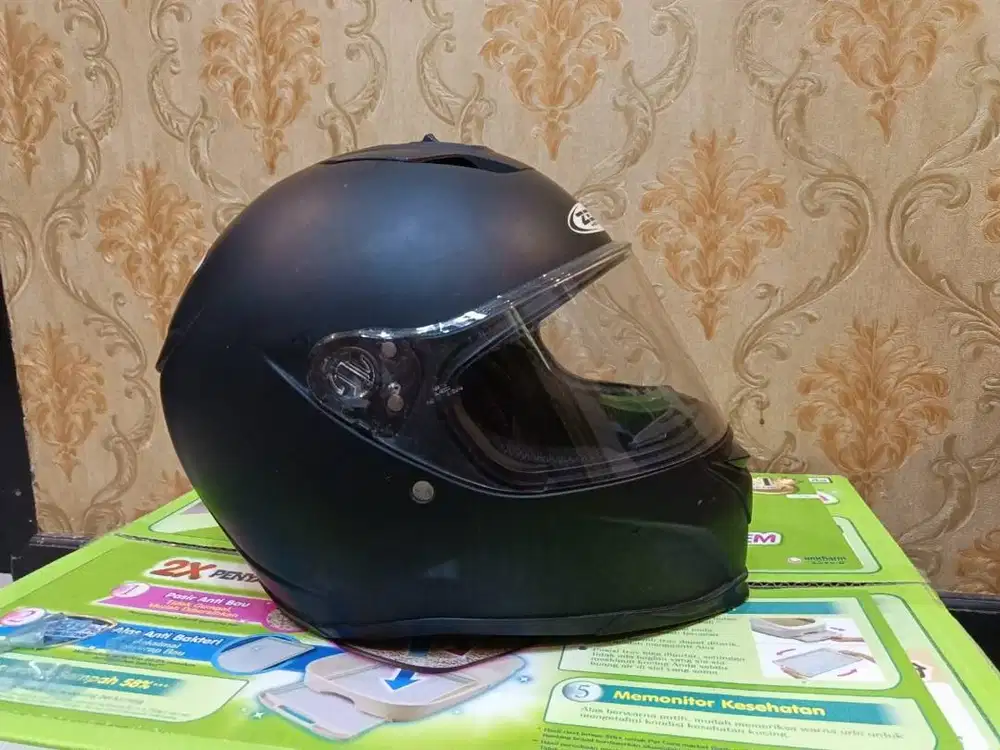 Zeus 822b black doff