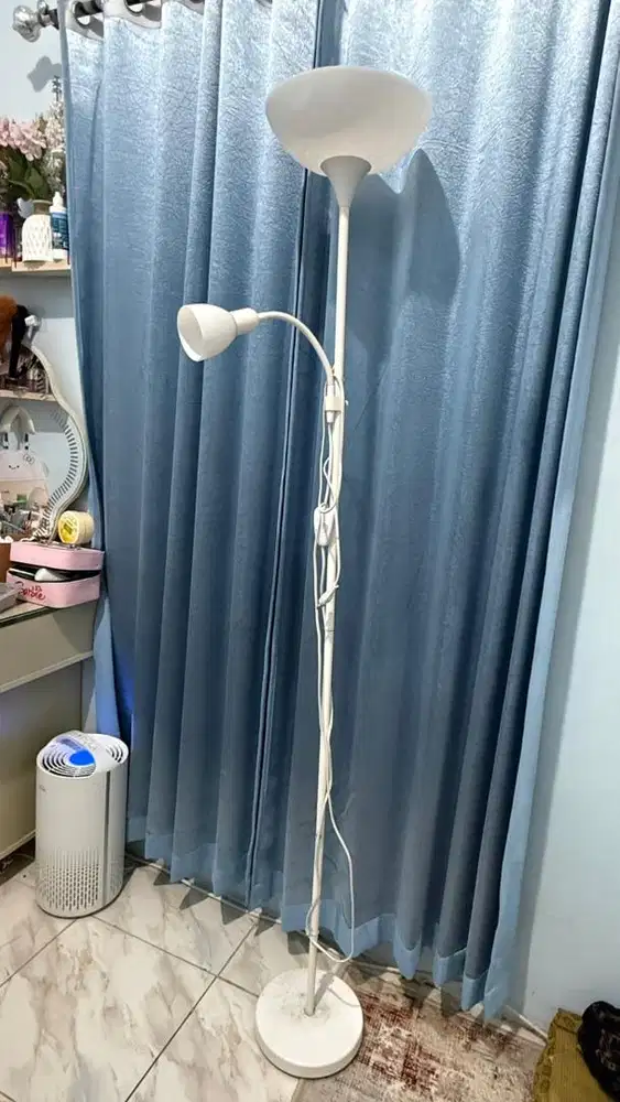 Lampu tidur informa