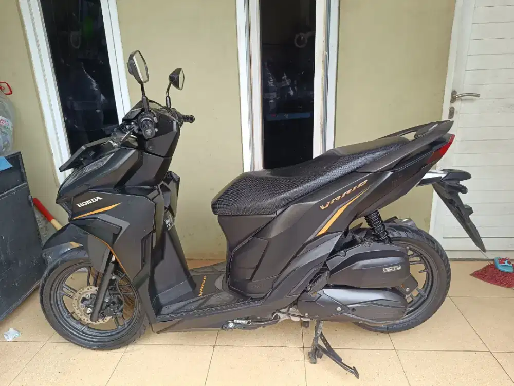 Vario 125 vc IBS ISS Hitam Gold