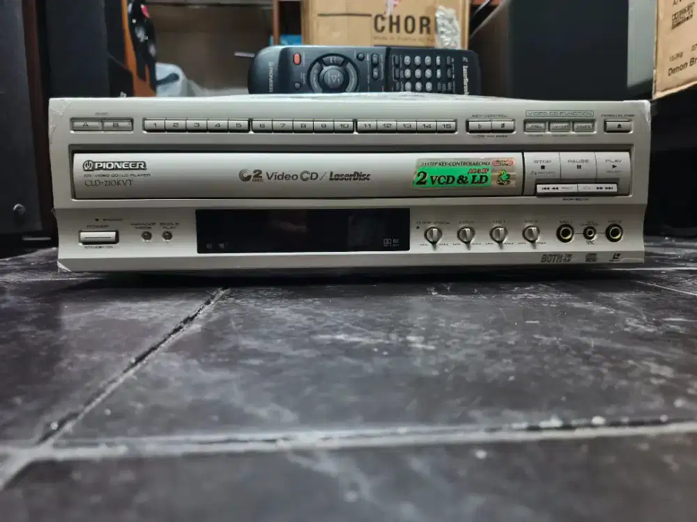 Laser Disc Player Gold Pioneer CLD 210 KVT