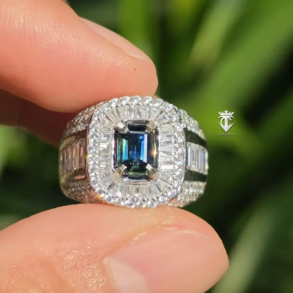Batu Natural Top Clean Fancy Sapphire Madagascar 1.00 Ct Heat MRI Memo