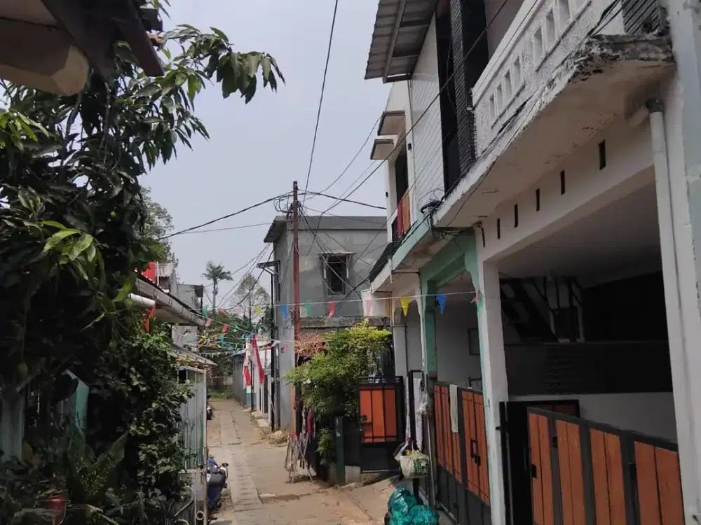 Rumah 2 Lantai Depan Samsat Ciledug Strategis