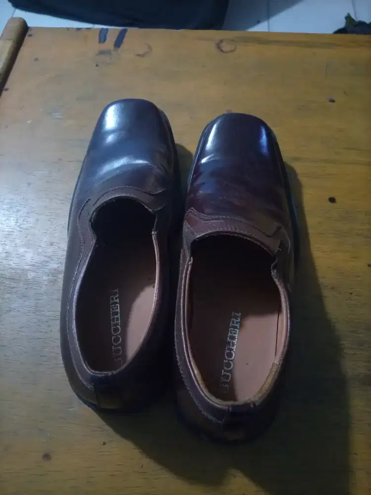 Sepatu pantofel Buccheri