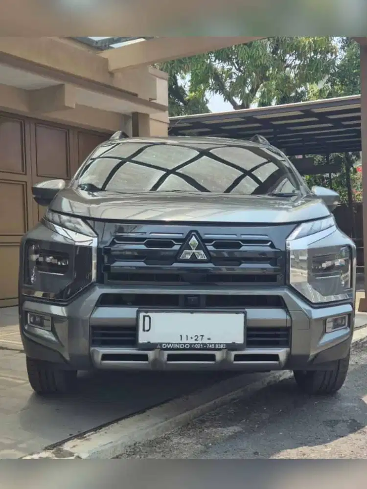 Xpander Cross Premium Package  A/T - 7 Seater [2023]