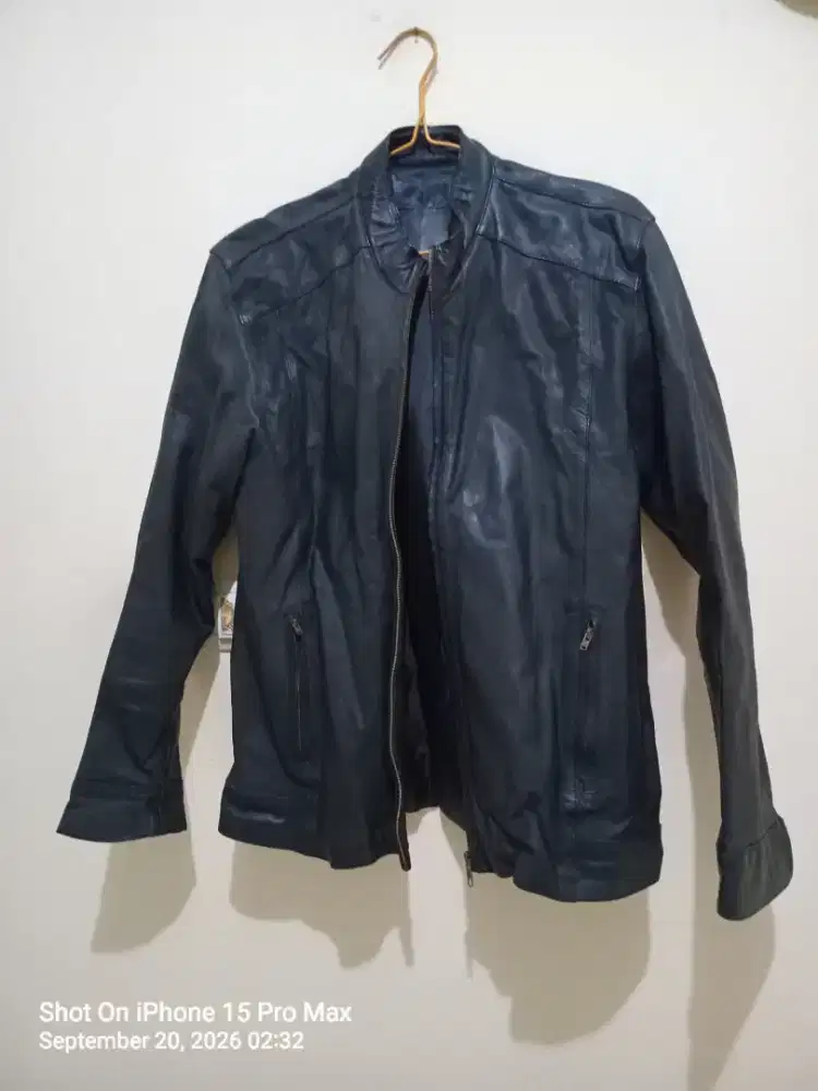 Jaket kulit preloved kondisi 99% ,slim press body