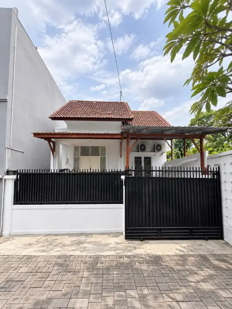 DI JUAL RUMAH DI JALAN KUSUMA BANGSA DENPASAR, BALI