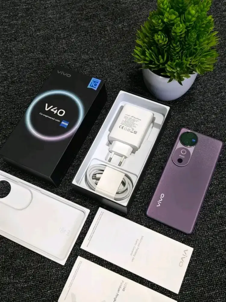 Vivo v40 5g like new ram 12/256