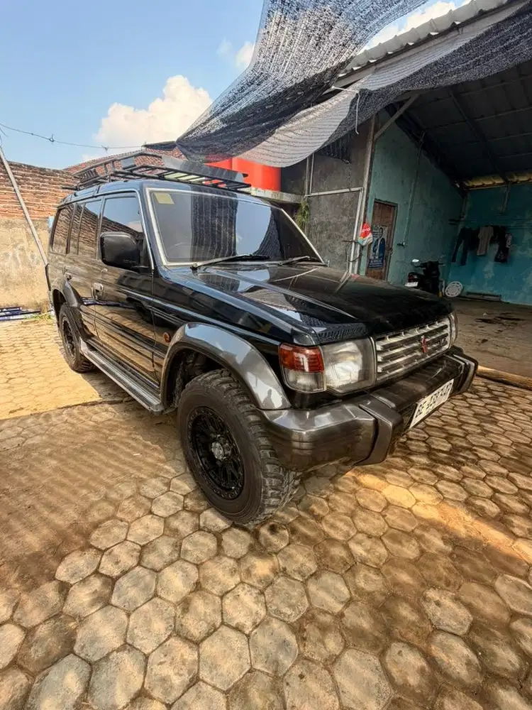 Mitsubishi Pajero V6