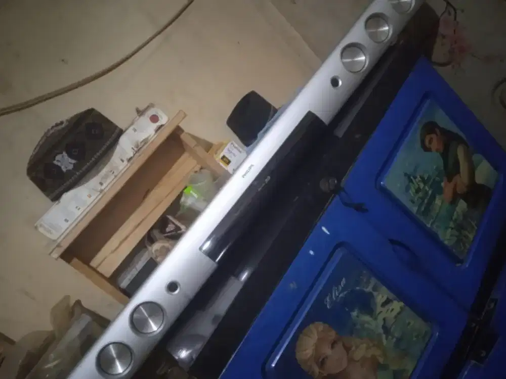 Jual aj nih Soundbar Philips blu ray 3 D masih mulus gak trpakI
