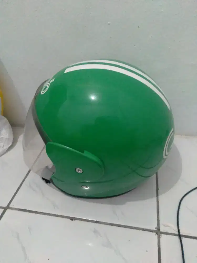 Helm Racing warna hijau