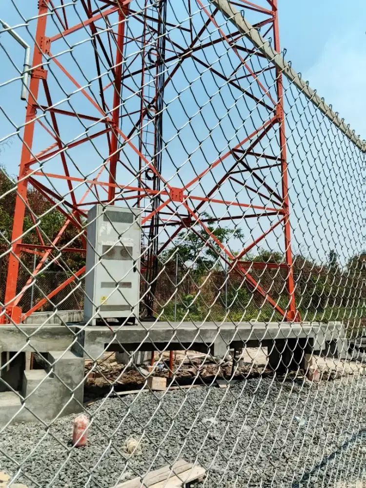 Kawat harmonika khas dan beronjong batu gunung