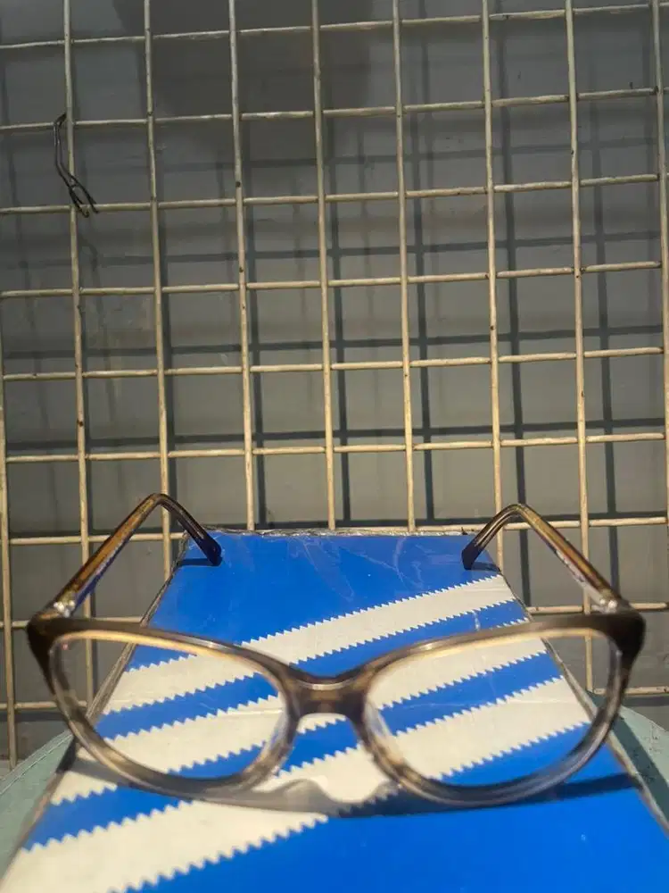 frame kacamata givenchy