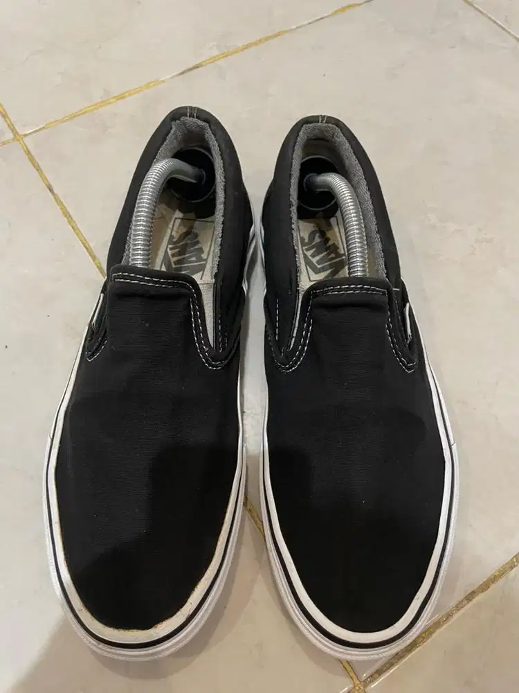 Spatu Vans slip on bassic