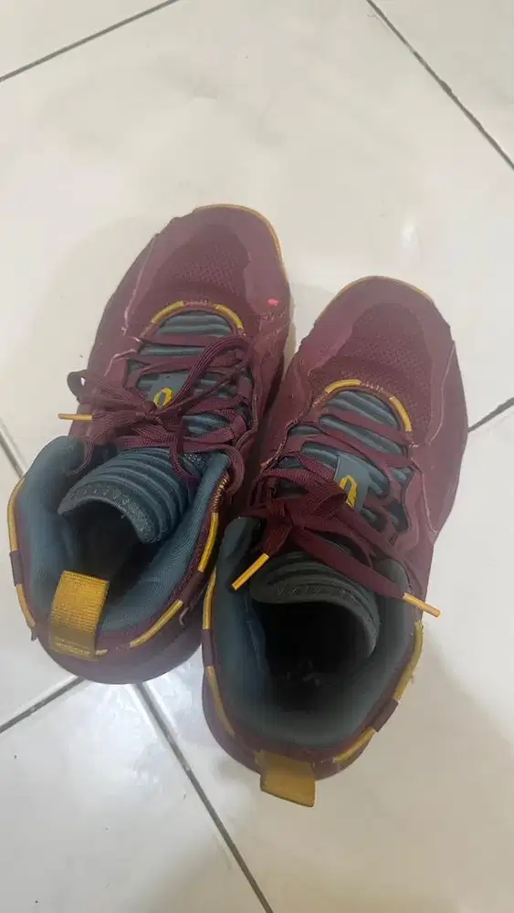 Sepatu adidas dame 7